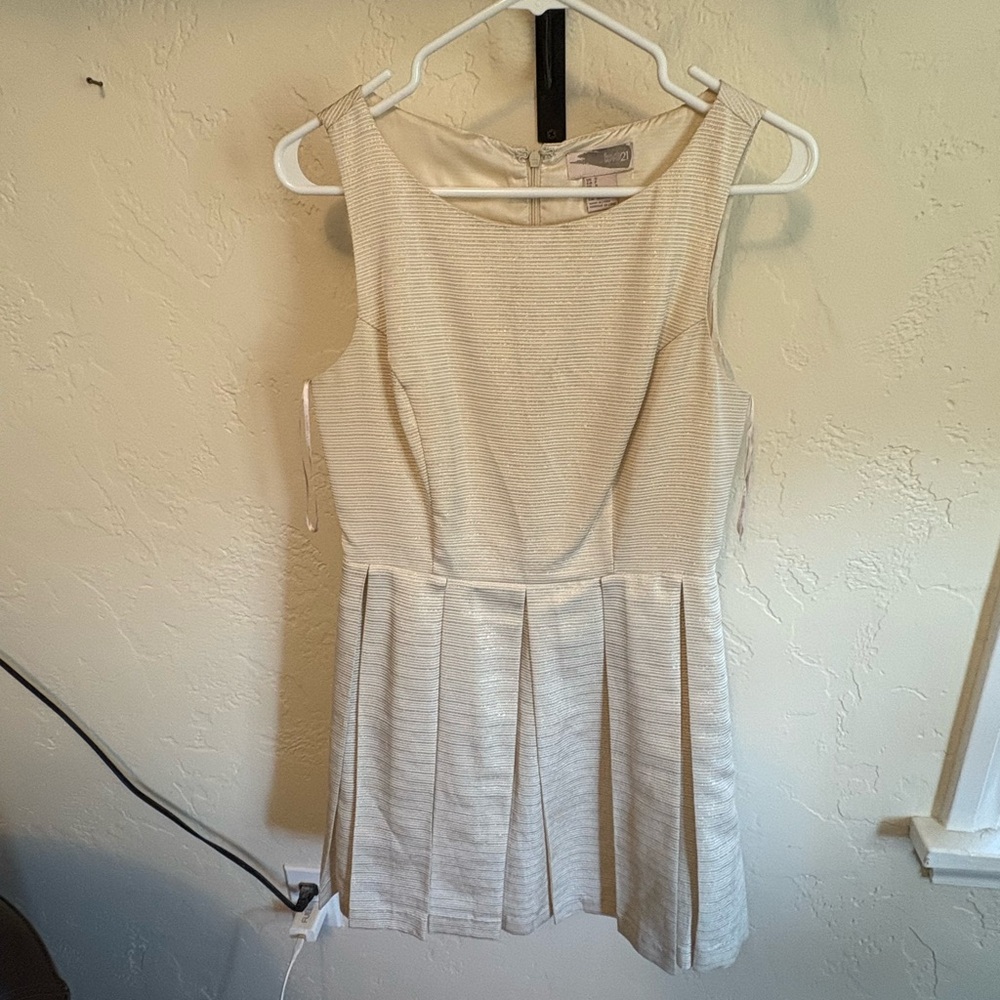 Forever 21 Cream Textured Sleeveless Dress